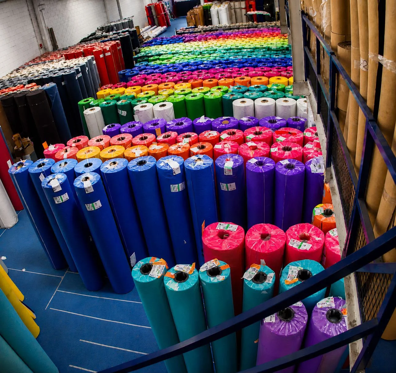 Almacén de moquetas reciclables Disstands