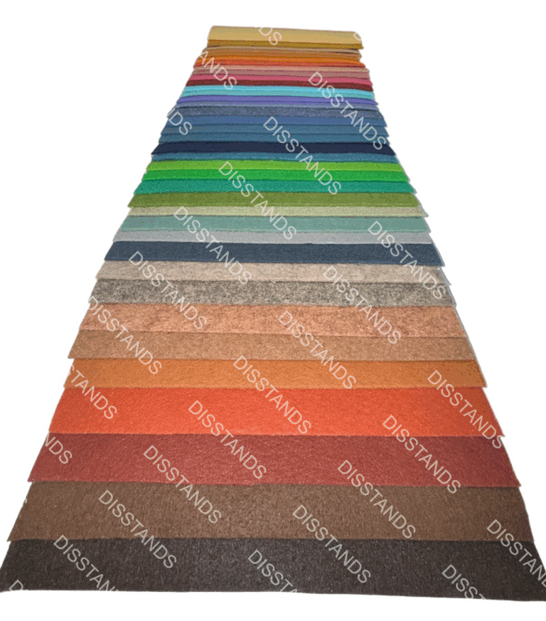 Vista frontal muestrario moqueta ecológica 30 colores degradado cromático completo