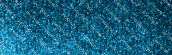 Ficha técnica moqueta Velvedis: composición 100% poliéster, peso 650 gr/m², ancho 200 cm, certificación Fire Resistant