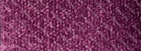 Ficha técnica moqueta Velvedis: composición 100% poliéster, peso 650 gr/m², ancho 200 cm, certificación Fire Resistant